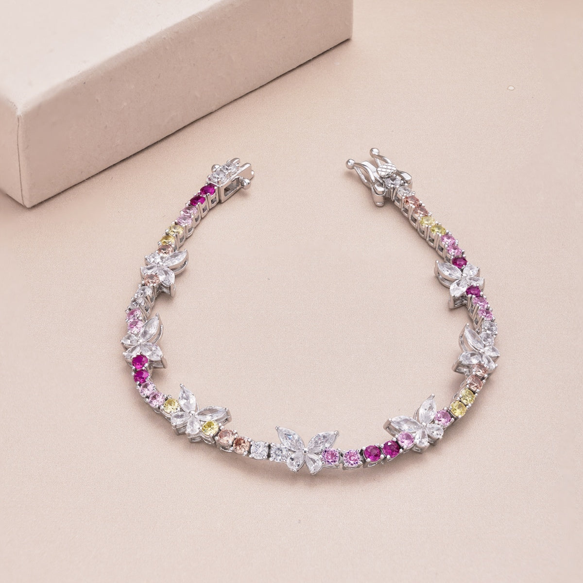 [Kismet Jewels ]Ornate Colorful Butterfly Shape Round Cut Daily Bracelet