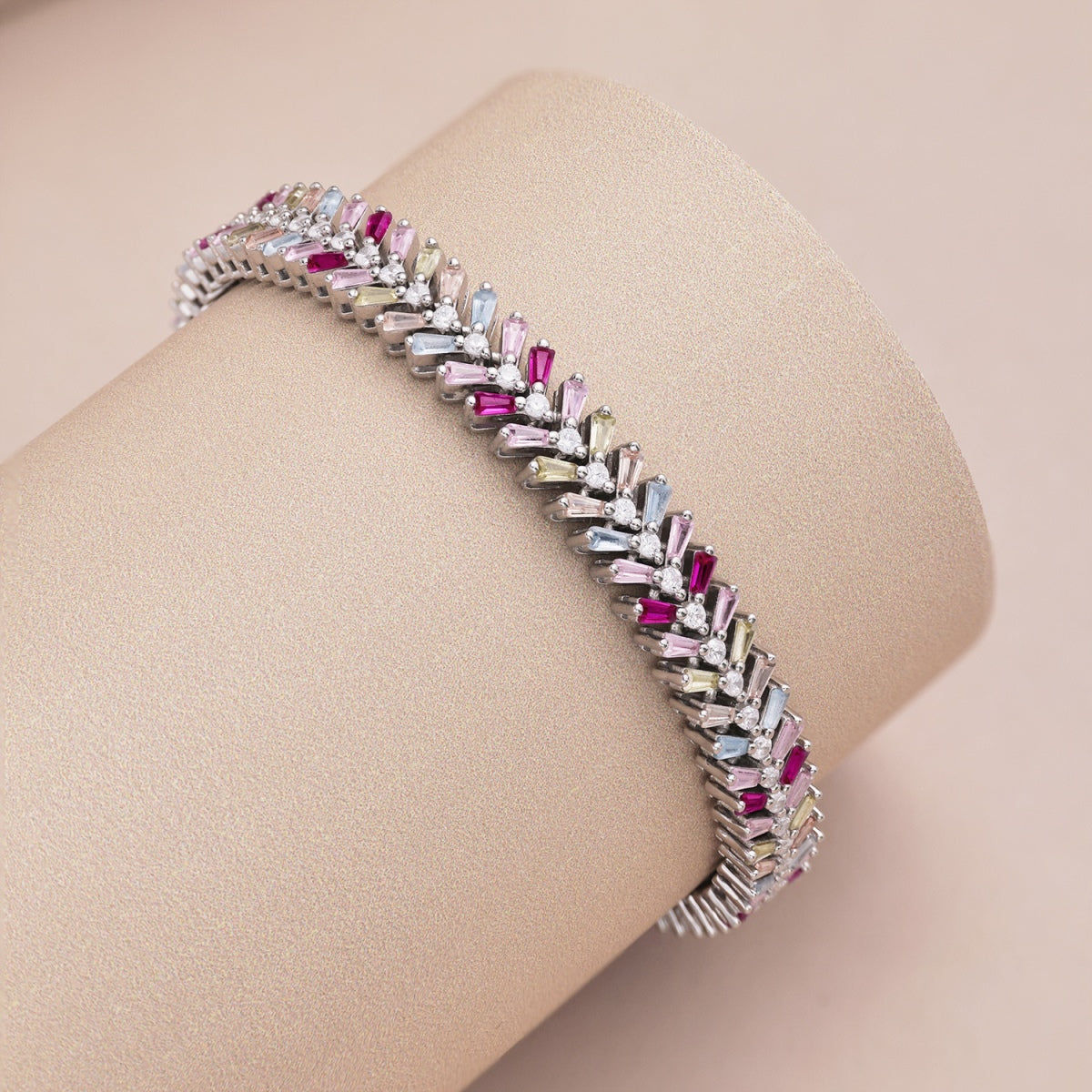 [Kismet Jewels ]Dainty Radiant Emerald Cut Daily Bracelet