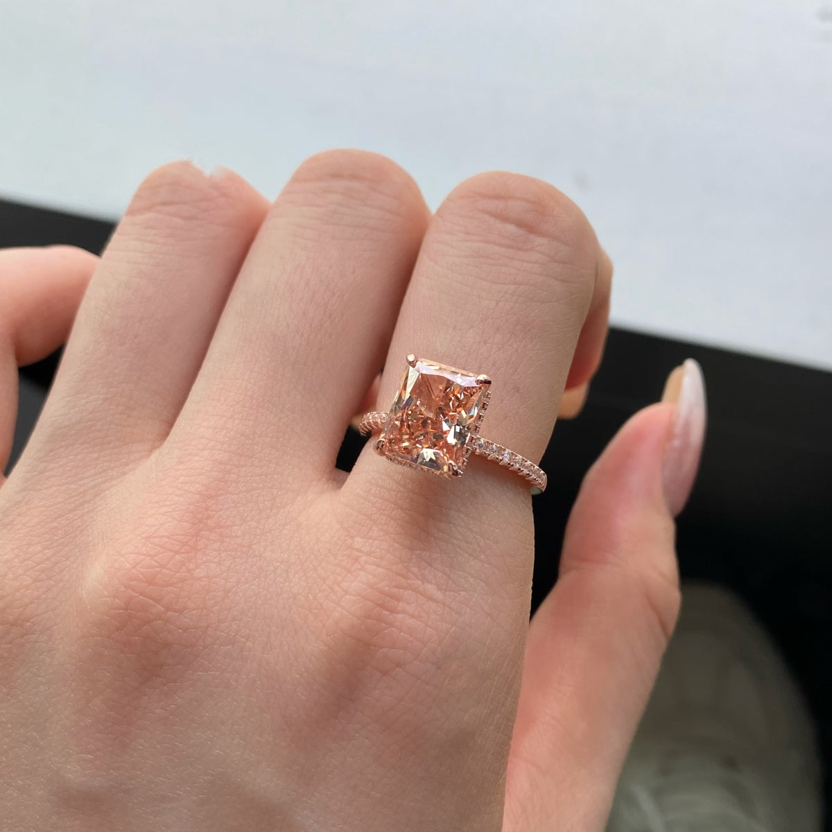 [Kismet Jewels ]4.0 Carat Luxurious Engagement Ring