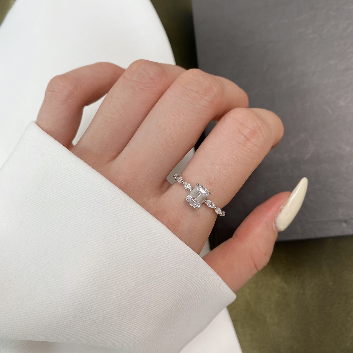 [Kismet Jewels ]1.0 Carat Dainty Resplendent Radiant Cut Daily Ring