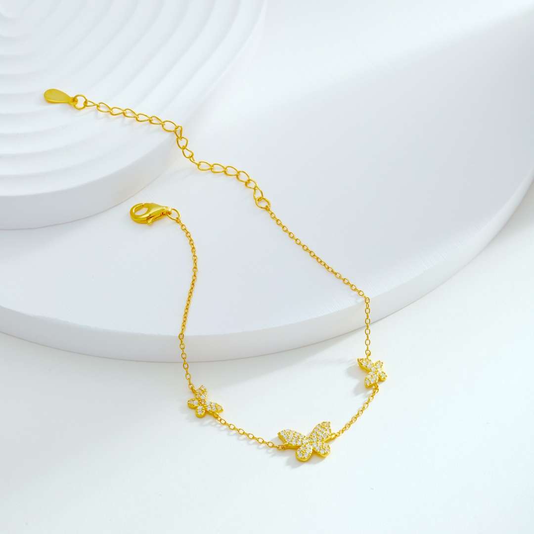 [Kismet Jewels ]Delicate Butterfly Pendant Bracelet