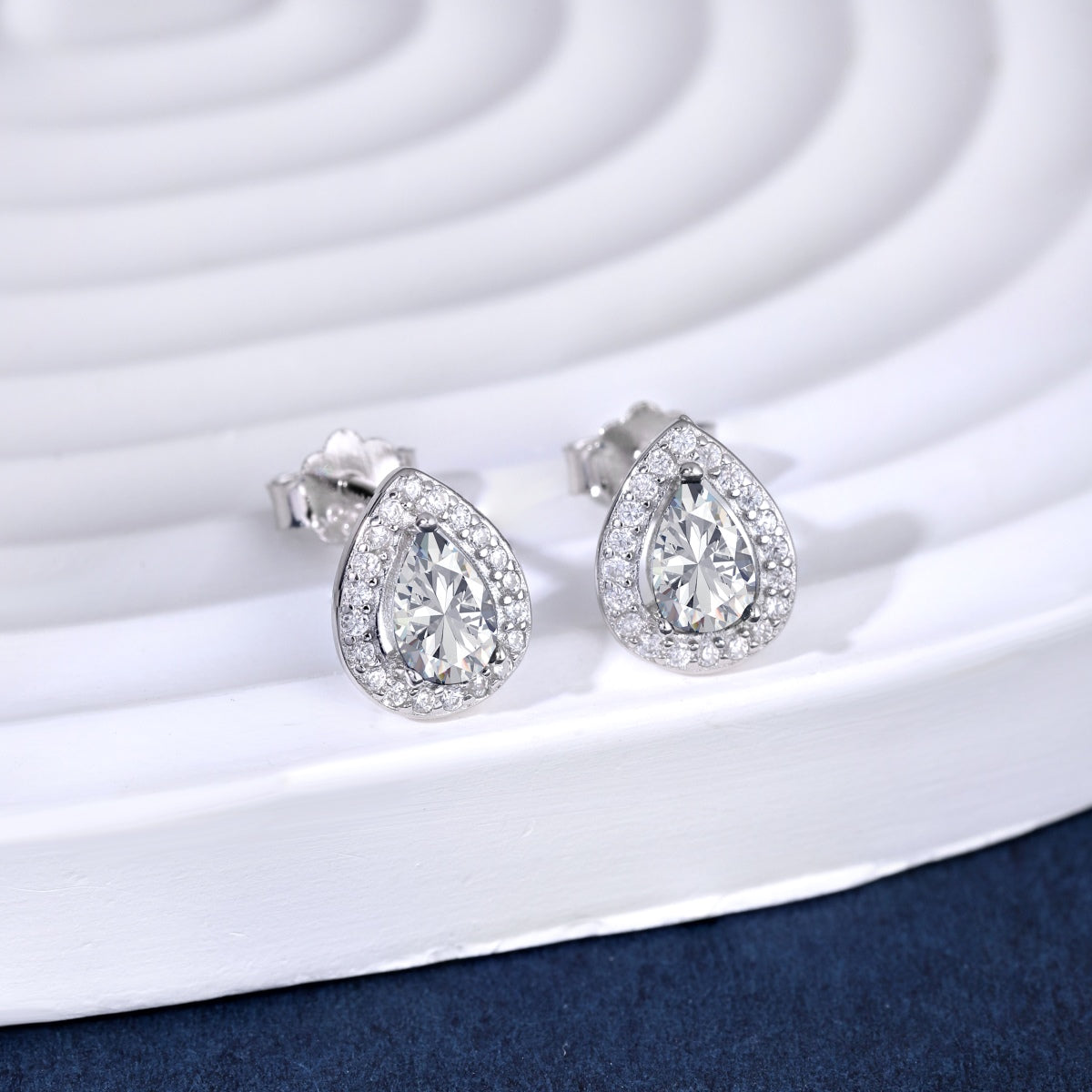 [Kismet Jewels ]Luxurious Water Drop Shape Earrings