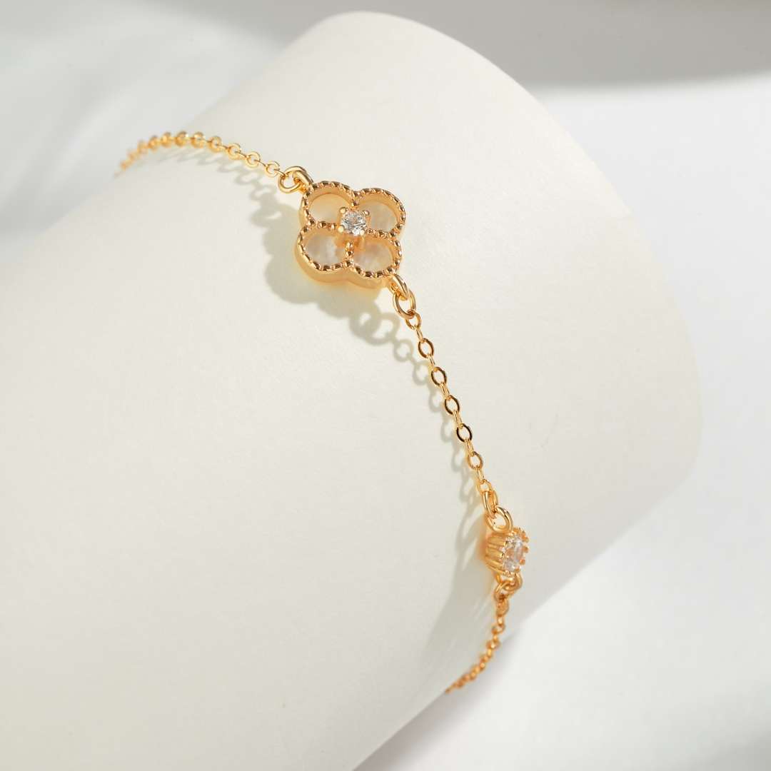 [Kismet Jewels ]Delicate Four Leaf Clover Bracelet