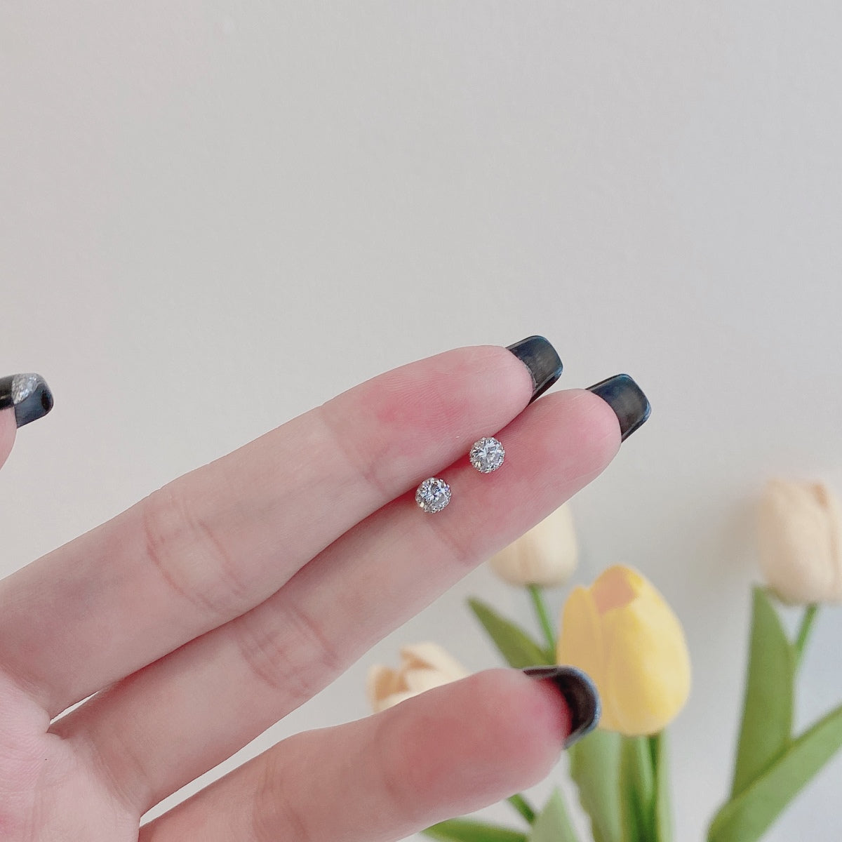 [Kismet Jewels ]Sparkling Colorful Round Shape Earrings