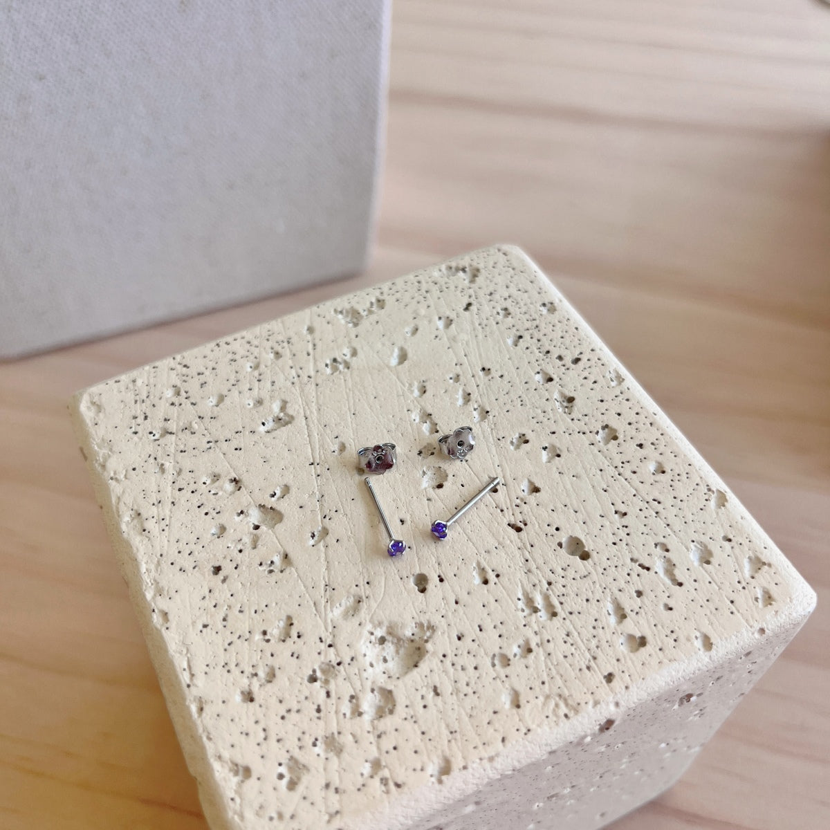 [Kismet Jewels ]Delicate Solitaire Earrings