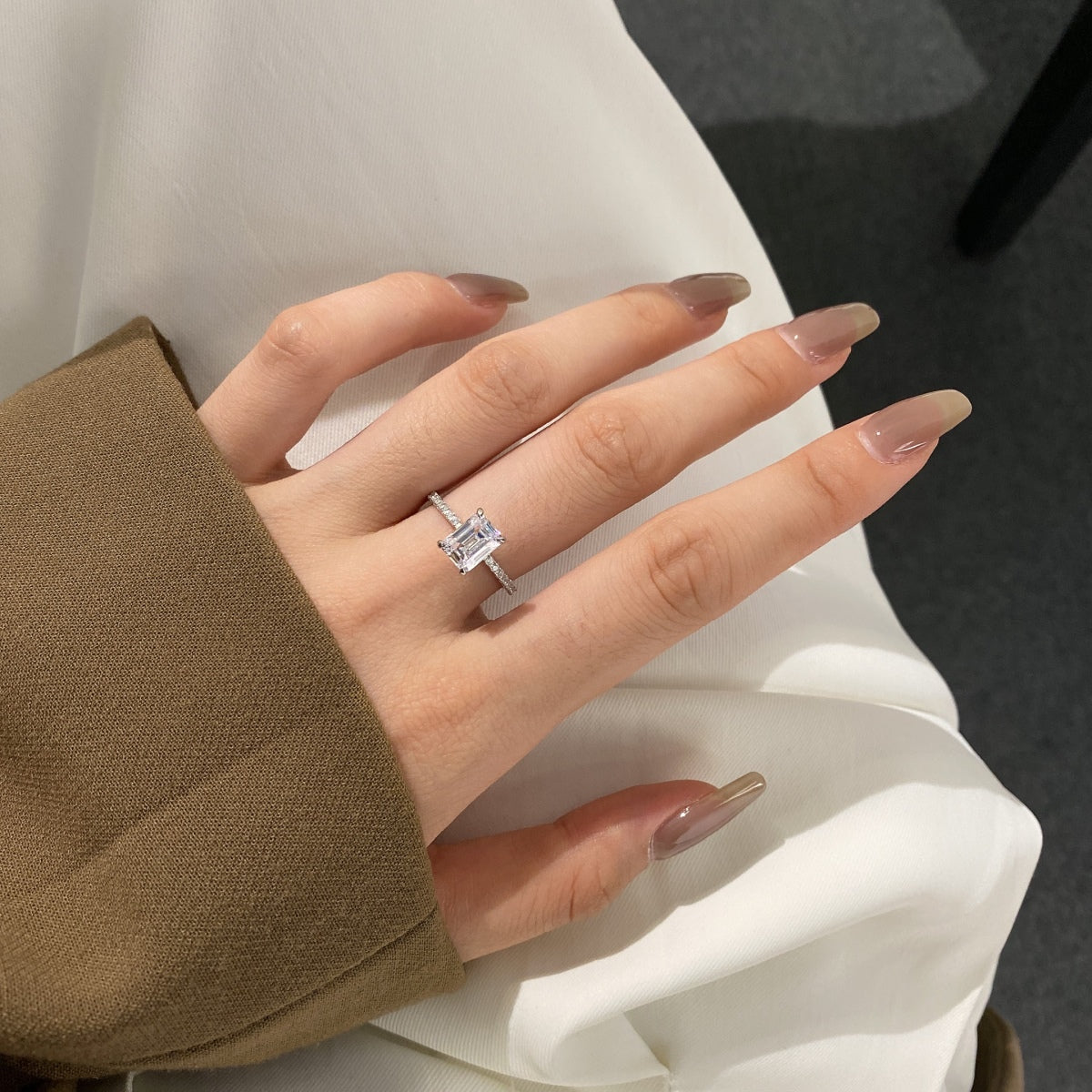 [Kismet Jewels ]2.0 Carat Scintillating Ornate Radiant Cut Party Ring