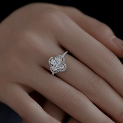 [Kismet Jewels ]Luxurious Eternity Flower Shape Banquet Ring