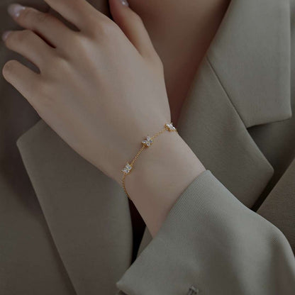 [Kismet Jewels ]Radiant Butterfly Shape Necklace