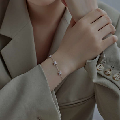 [Kismet Jewels ]Radiant Butterfly Shape Necklace