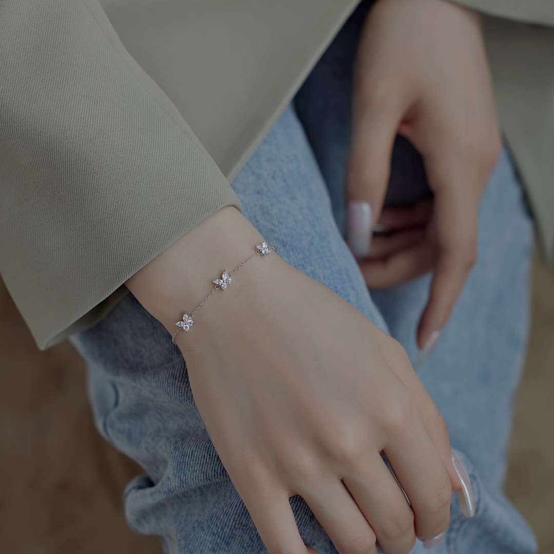 [Kismet Jewels ]Radiant Butterfly Shape Necklace