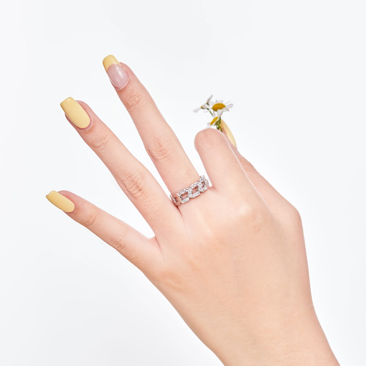 [Kismet Jewels ]Sparkling Vibrant Emerald Cut Daily Ring