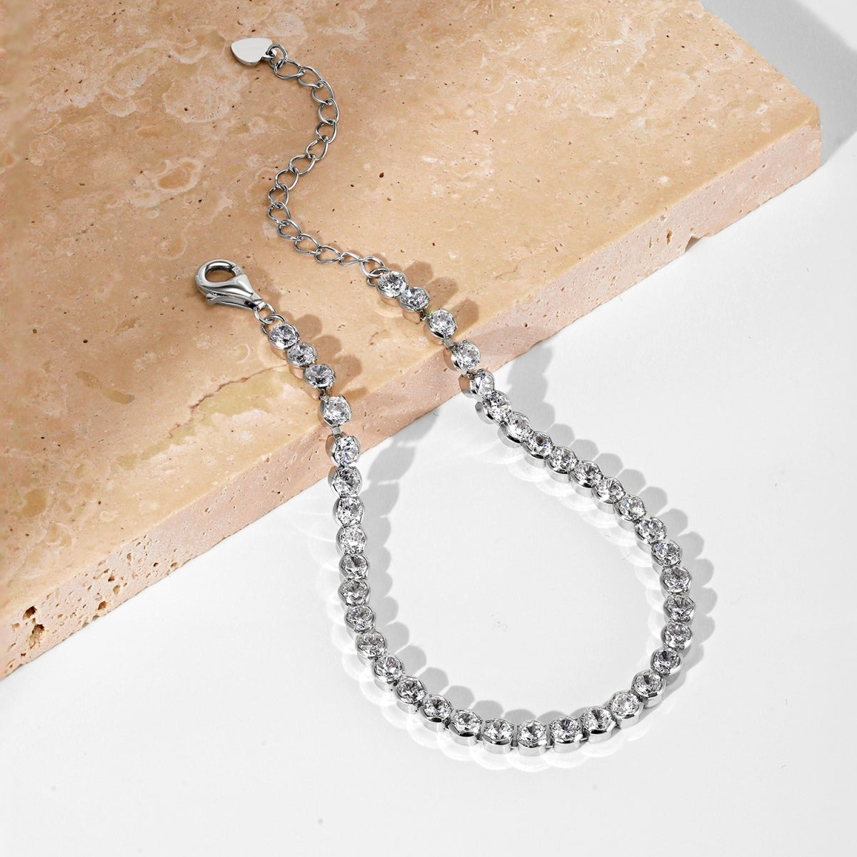 [Kismet Jewels ]Dazzling Sparkling Round Cut Daily Bracelet