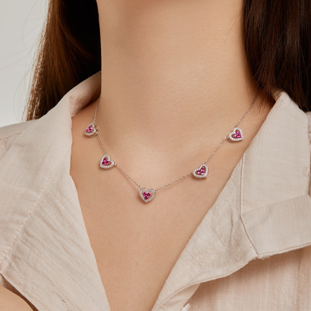 [Kismet Jewels ]Sparkling Five Heart Necklace