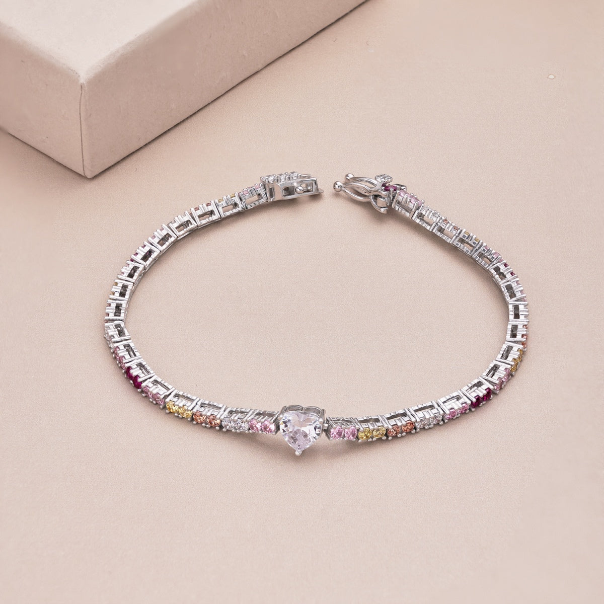[Kismet Jewels ]Delicate Romantic Heart Shape Lover Bracelet