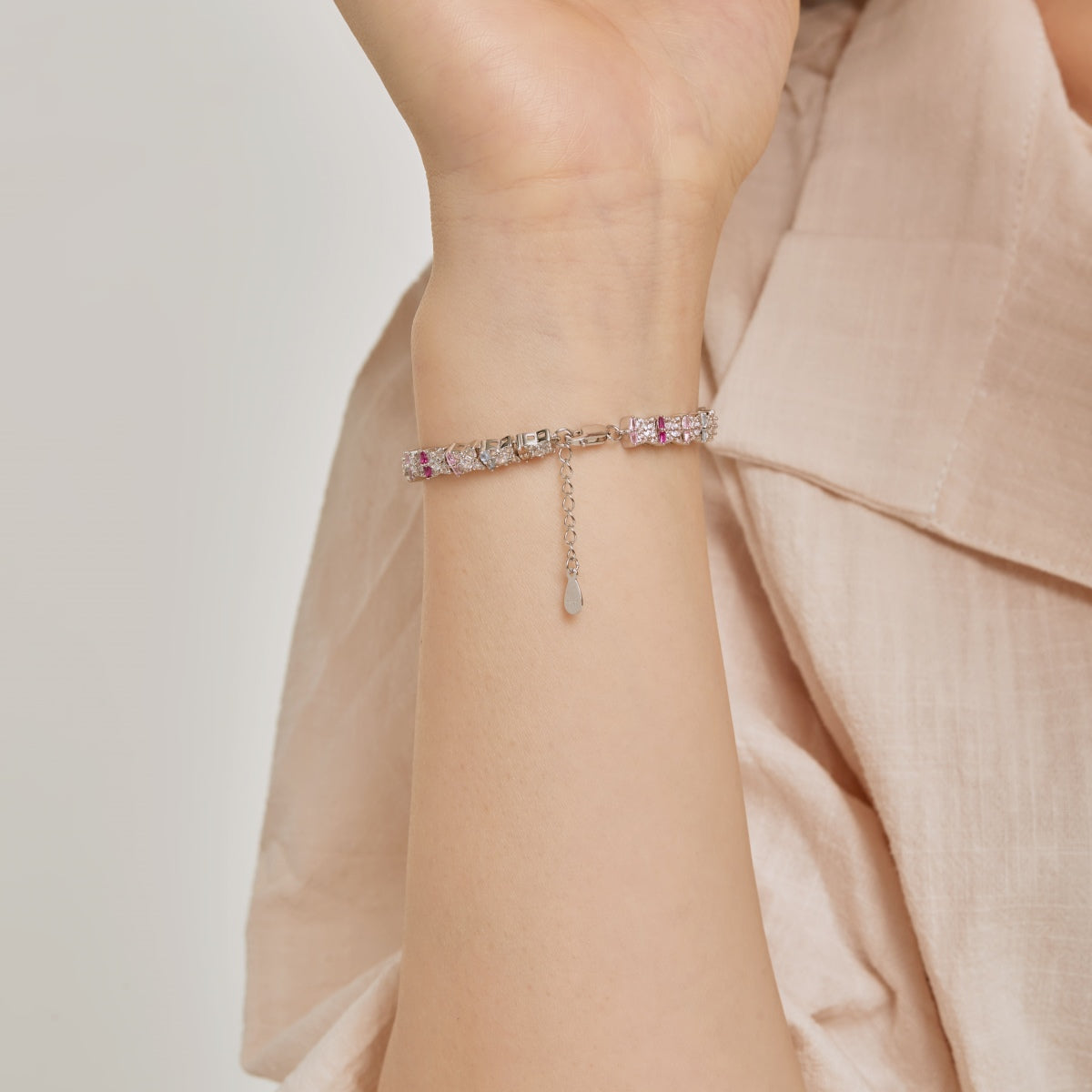 [Kismet Jewels ]Unique Colorful Flower Shape Daily Bracelet