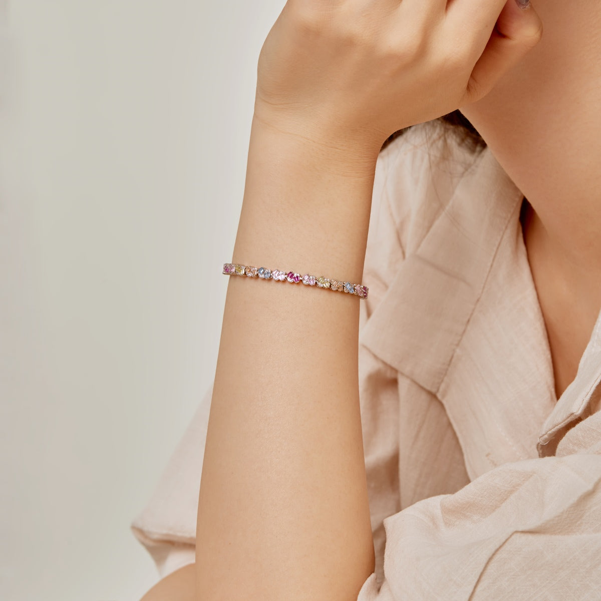 [Kismet Jewels ]Ornate Colorful Flower Shape Party Bracelet