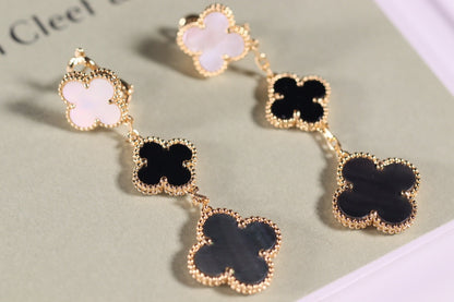 [Kismet Jewels ]CLOVER EARRINGS GOLD ONYX MOP 3 MOTIF