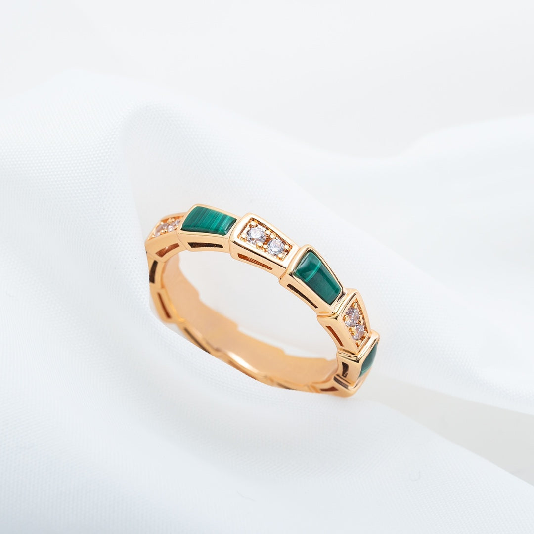 [Kismet Jewels ]SERPENTI RING PINK GOLD MALACHITE DIAMOND 3MM