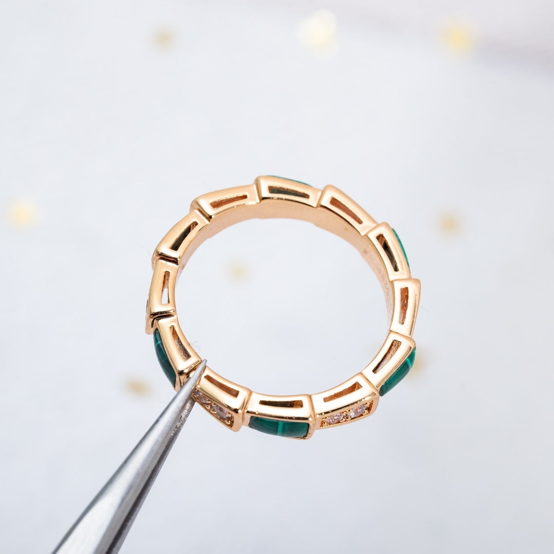 [Kismet Jewels ]SERPENTI RING PINK GOLD MALACHITE DIAMOND 3MM