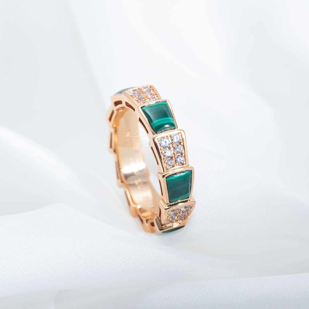 [Kismet Jewels ]SERPENTI RING PINK GOLD MALACHITE DIAMOND PAVED 4MM