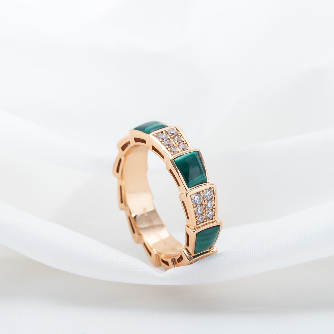 [Kismet Jewels ]SERPENTI RING PINK GOLD MALACHITE DIAMOND PAVED 4MM