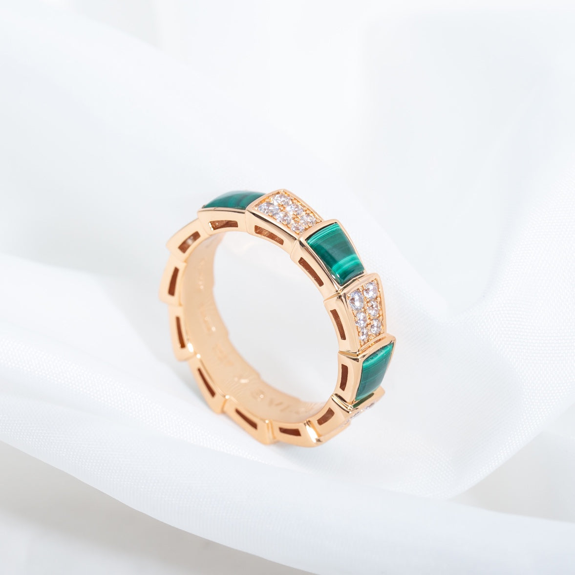 [Kismet Jewels ]SERPENTI RING PINK GOLD MALACHITE DIAMOND PAVED 4MM