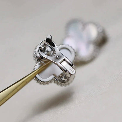 [Kismet Jewels ]CLOVER MEDIUM 1 MOTIFS  WHITE MOP EARRINGS SILVER