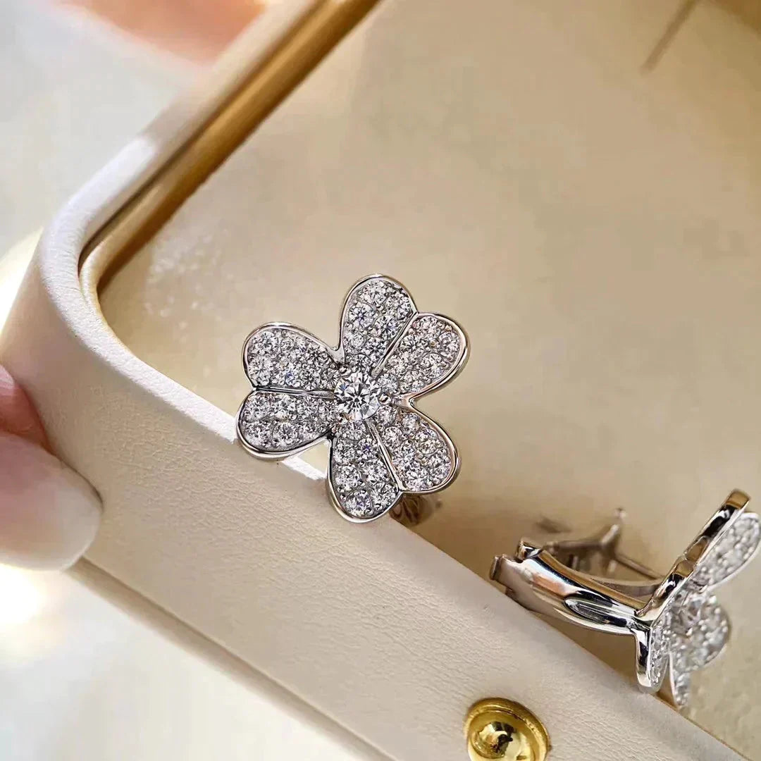 [Kismet Jewels ]CLOVER COMOS DIAMOND EARRINGS SILVER
