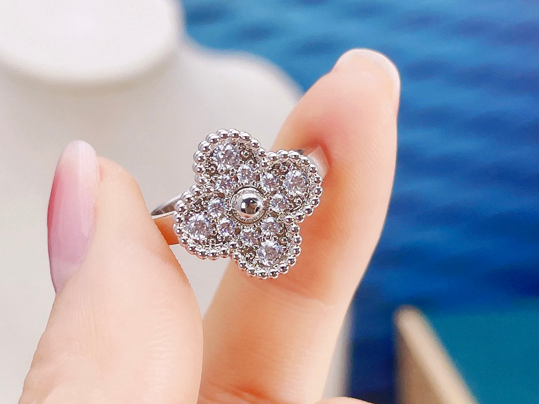 [Kismet Jewels ]CLOVER DIAMOND RING