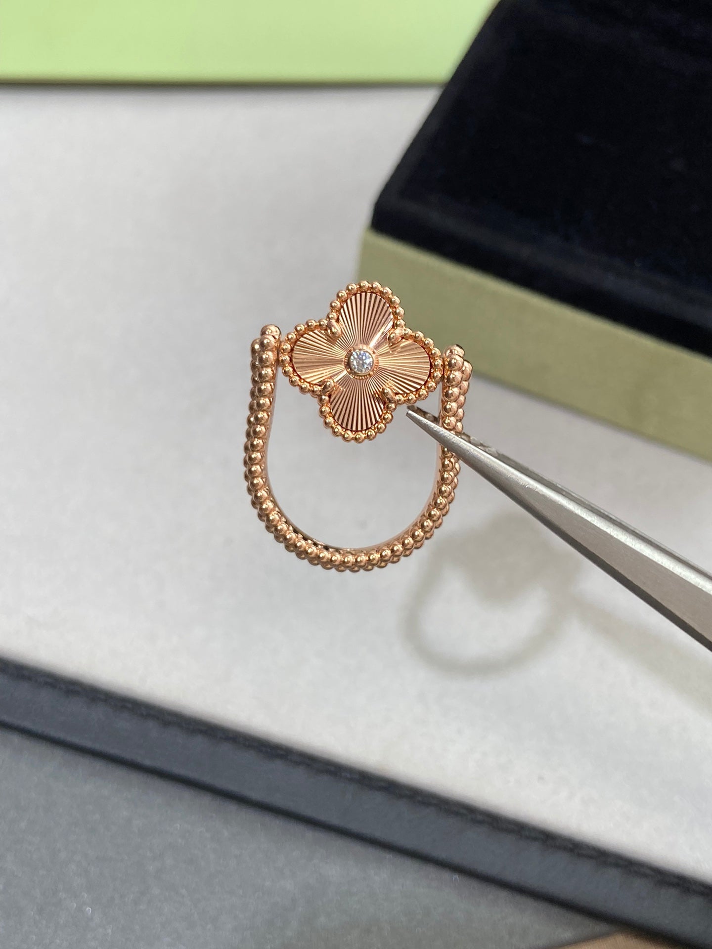 [Kismet Jewels ]CLOVER RIVERSIBLE ROSE GOLD RING