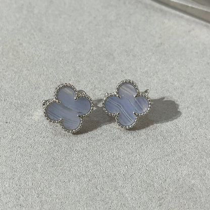 [Kismet Jewels ]CLOVER CHALCEDONY SILVER STUD EARRINGS