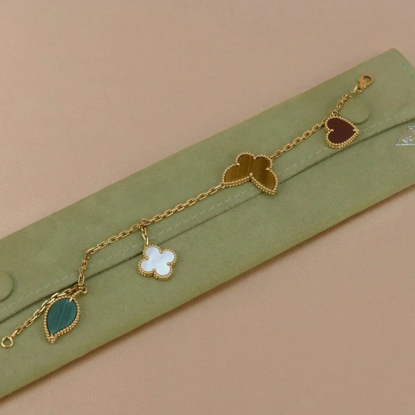 [Kismet Jewels ]LUCKY SPRING 5 MOTIF GOLD BRACELET