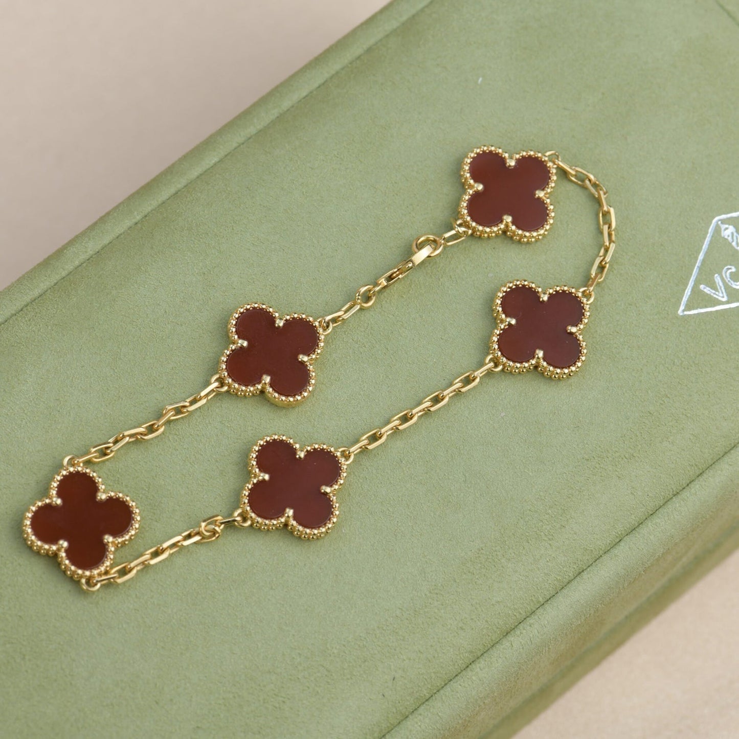 [Kismet Jewels ]CLOVER 5 MOTIFS RED AGATE  BRACELET