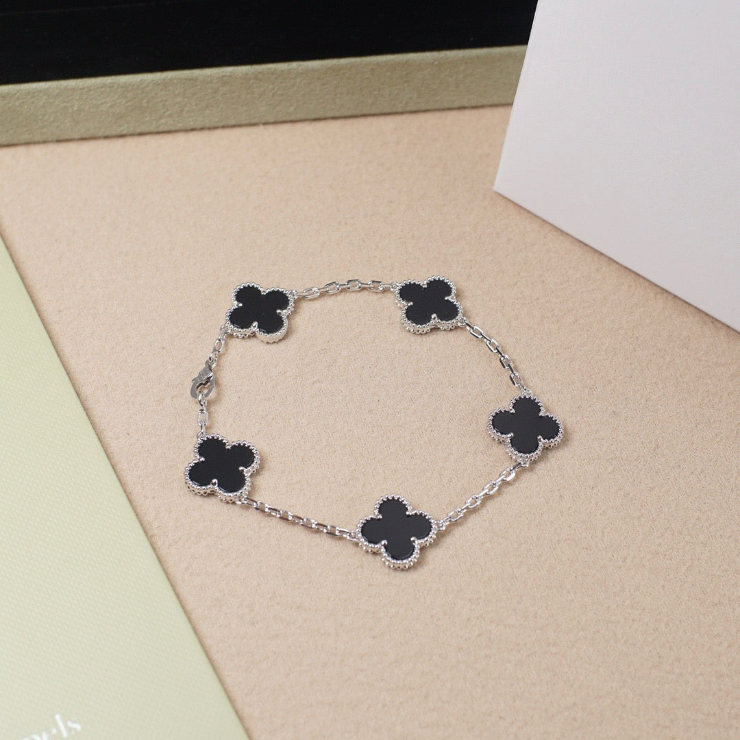[Kismet Jewels ]CLOVER 5 MOTIF ONYXS  BRACELET SILVER