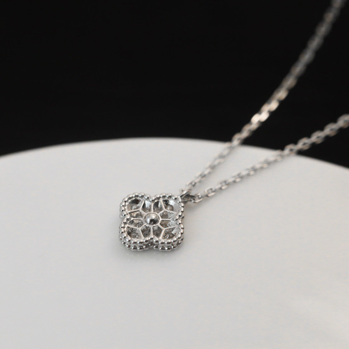 [Kismet Jewels ]CLOVER MINI 9.5MM PENDANT DIAMOND NECKLACE