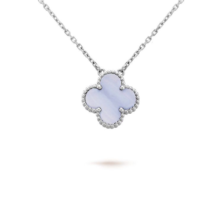 [Kismet Jewels ]CLOVER 15MM BLUE CHALCEDONY NECKLACE SILVER