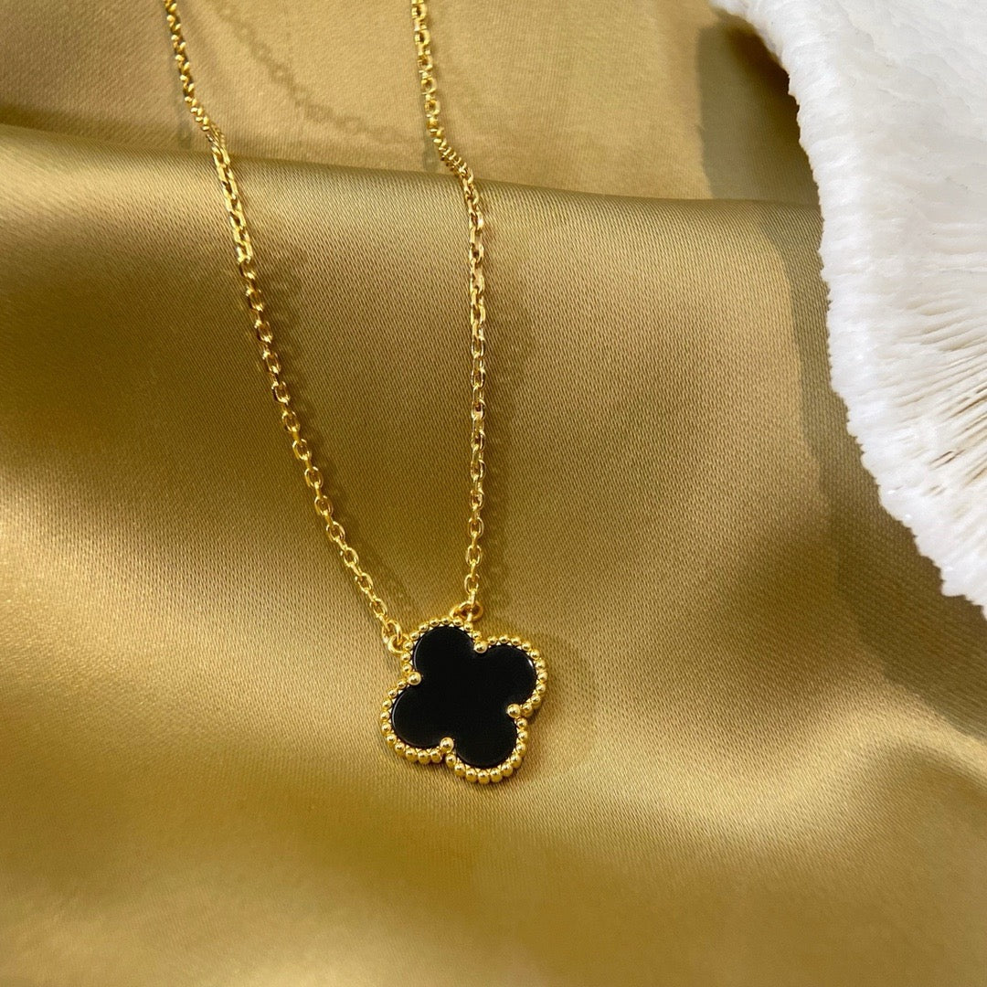 [Kismet Jewels ]CLOVER 15MM BLACK ONYX SINGLE FLOWER NECKLACE