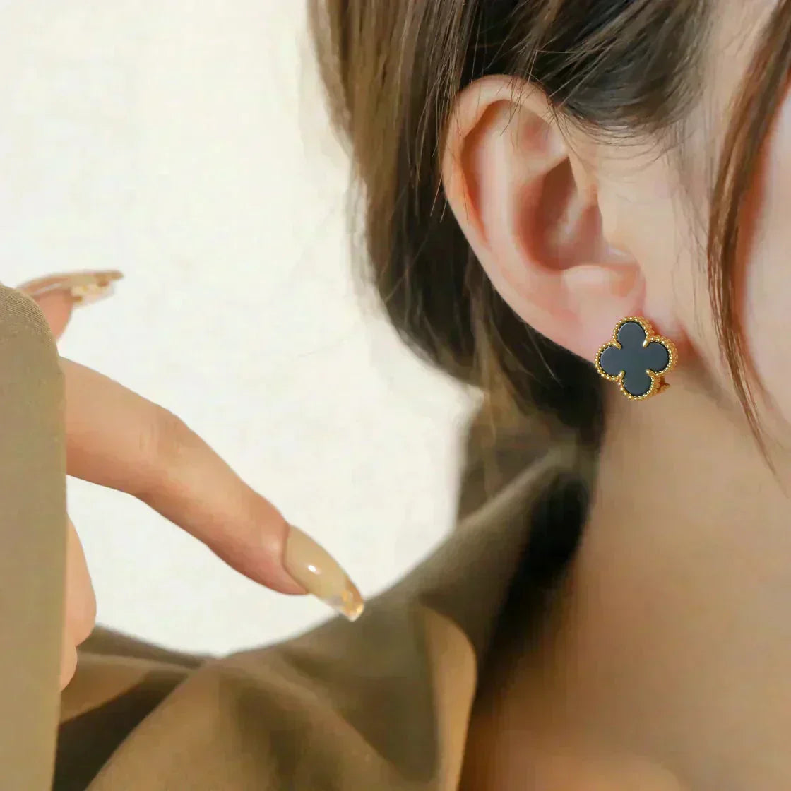 [Kismet Jewels ]CLOVER MEDIUM 1 MOTIFS  ONYX STUD EARRINGS