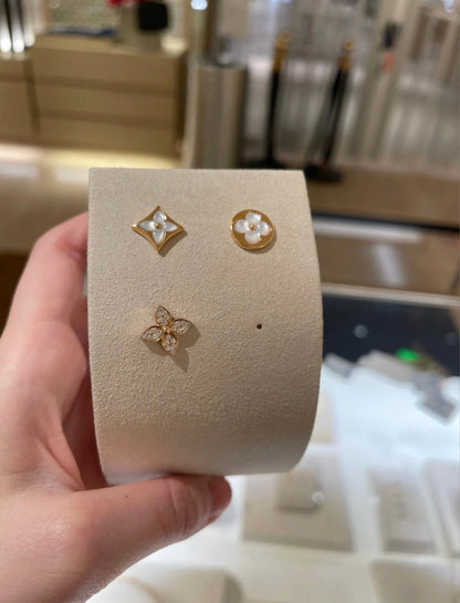 [Kismet Jewels ]STAR BLOSSOM STUD EARRINGS PINK GOLD DIAMONDS