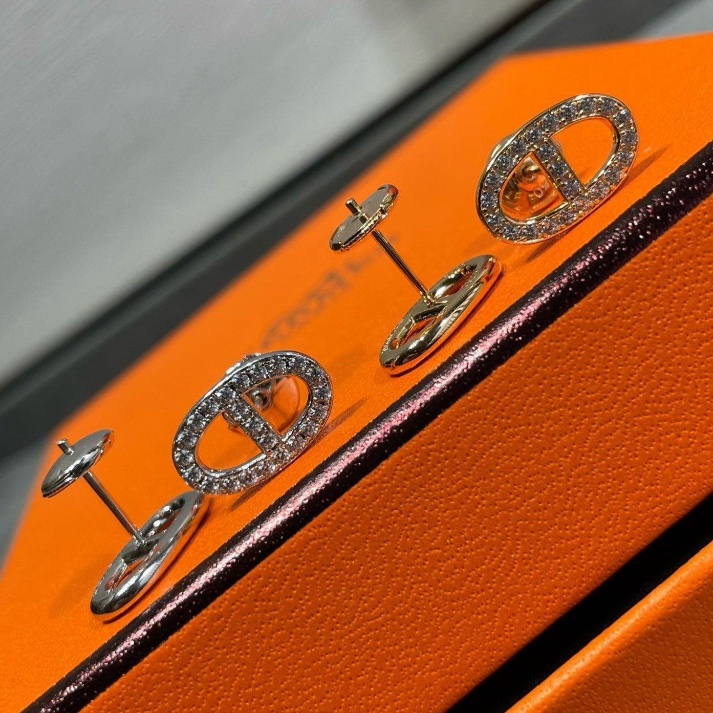 [Kismet Jewels ]HM FULL DIAMOND PIG NOSE STUD EARRINGS