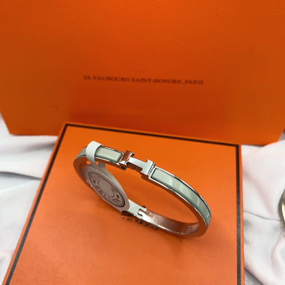 [Kismet Jewels ]CLASSIC HM CLIC GREEN 8MM ENAMEL BRACELET