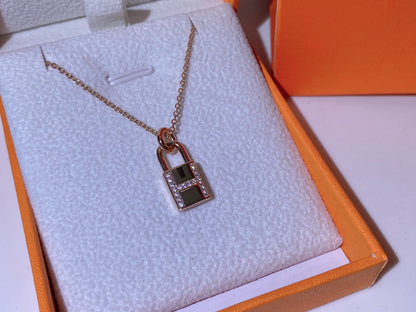 [Kismet Jewels ]HM ADVANCED NICHE LOCK HEAD NECKLACE DIAMONDS