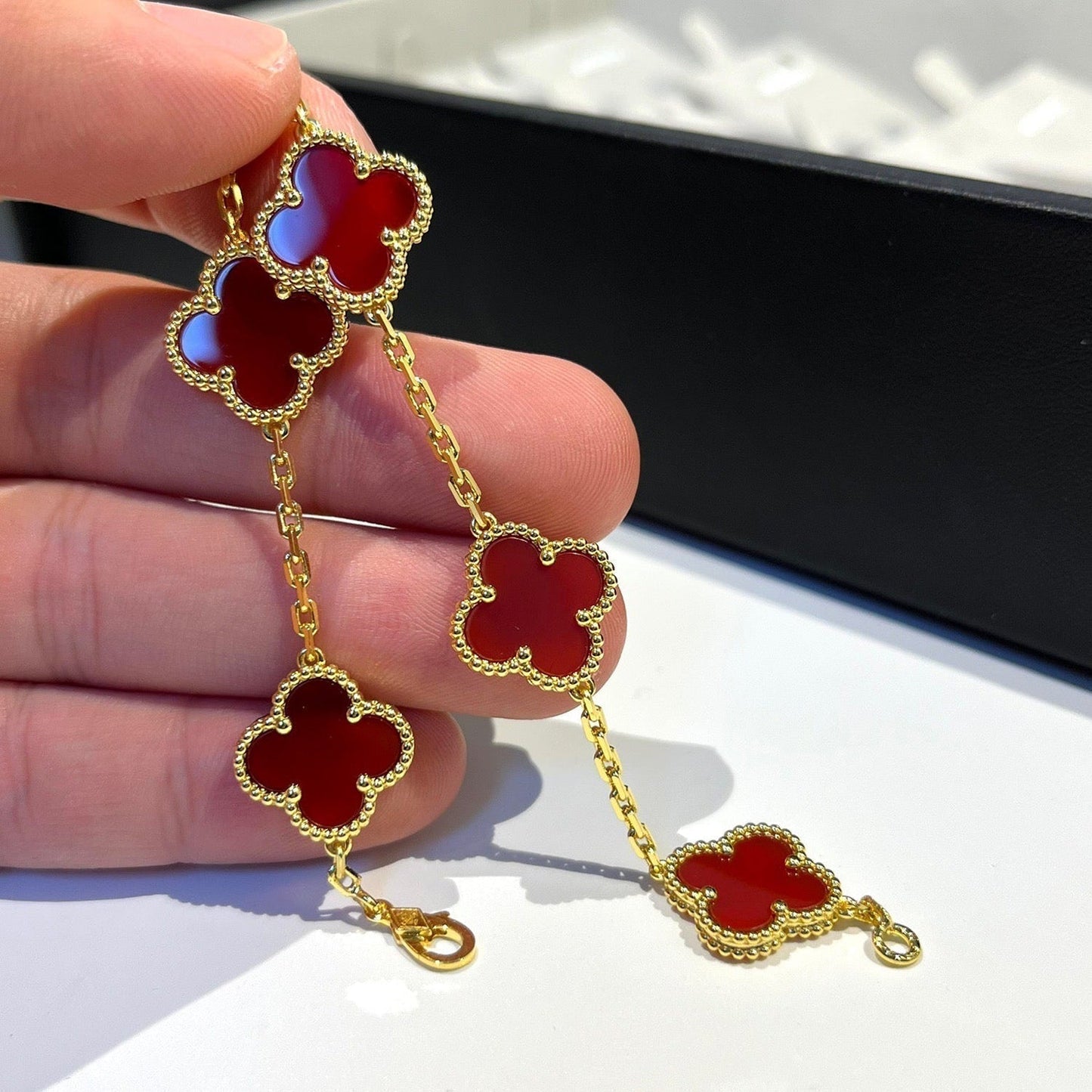 [Kismet Jewels ]CLOVER 5 MOTIFS RED AGATE  BRACELET