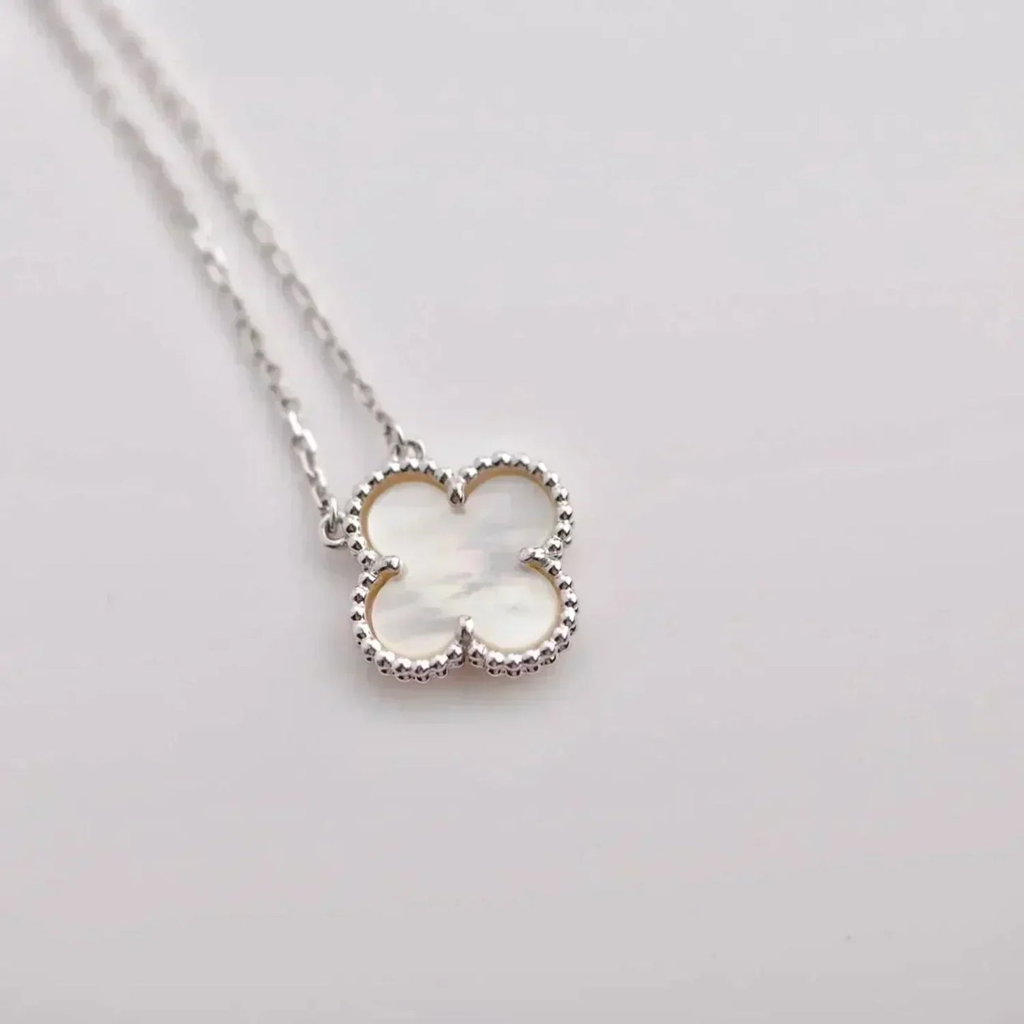 [Kismet Jewels ]CLOVER  15MM WHITE MOTHER-OF-PEARL SILVER