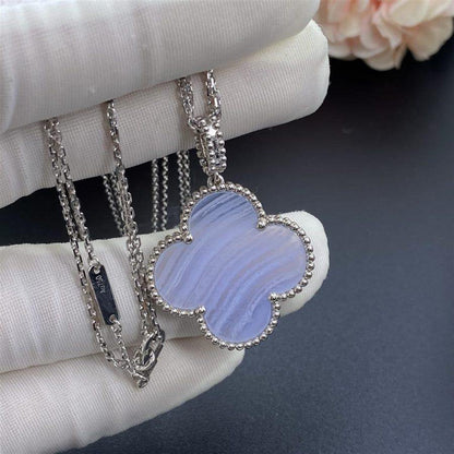 [Kismet Jewels ]CLOVER SILVER CHALCEDONY BIG CLOVER NECKLACE