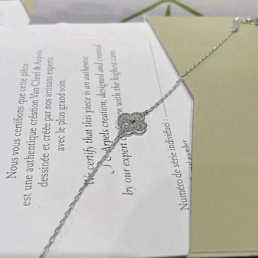 [Kismet Jewels ]CLOVER  SINGLE FLOWER BRACELET SILVER